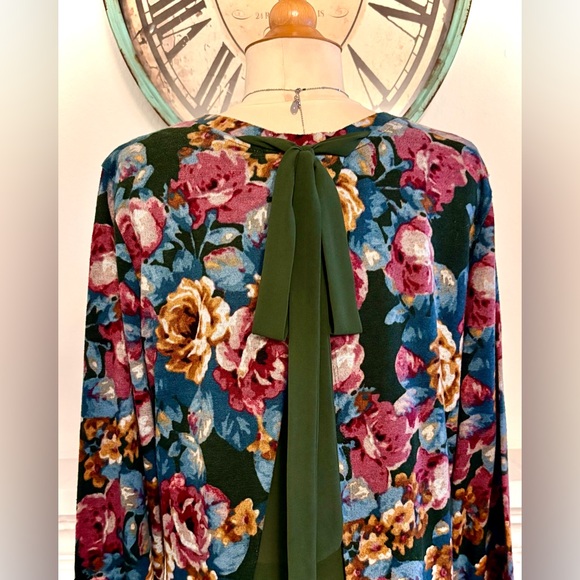 Bobeau Blue and Pink Floral Blouse - Picture 8 of 11